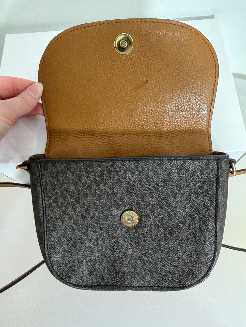 Michael Kors Tan & Dark Brown MK Logo Crossbody - Picture 3 of 7